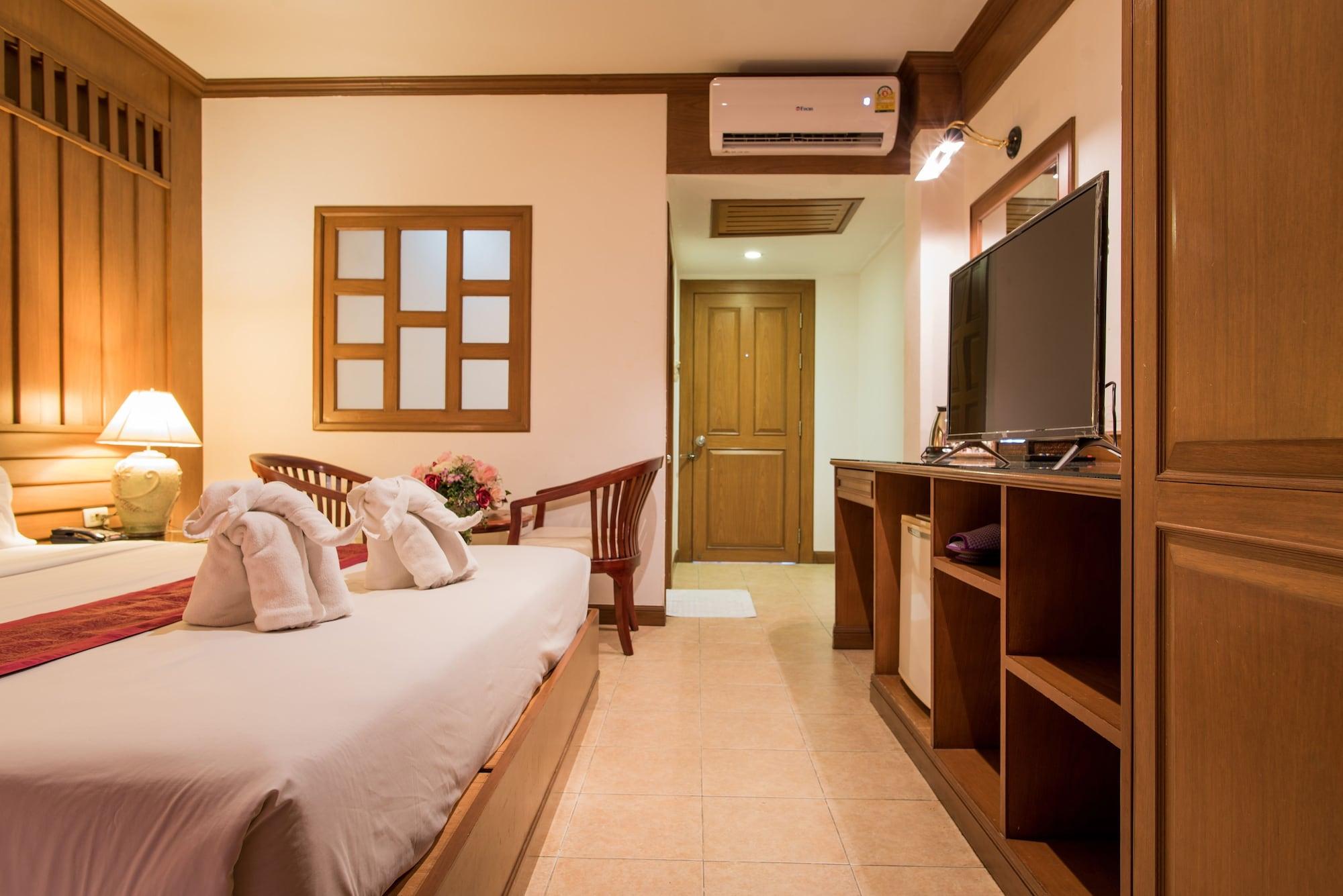 Cello Hotel Patong Екстер'єр фото