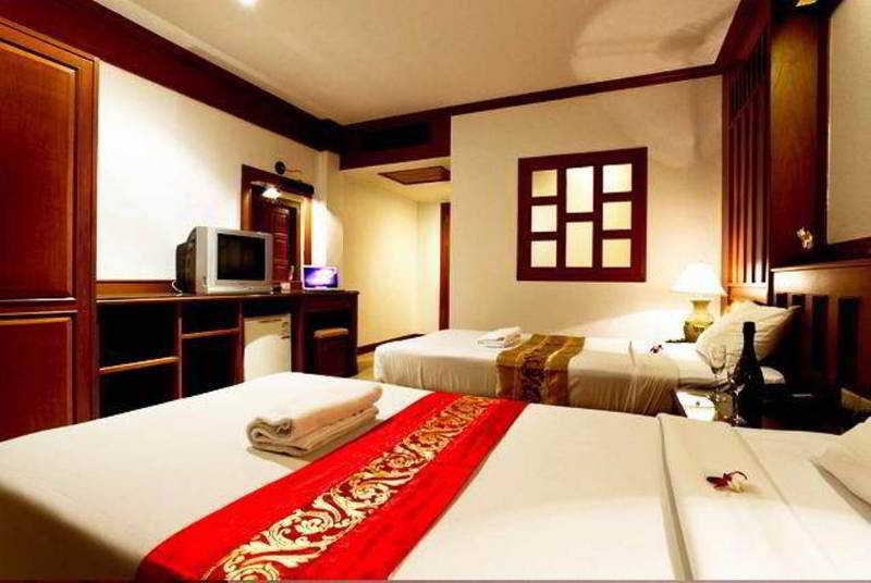 Cello Hotel Patong Екстер'єр фото