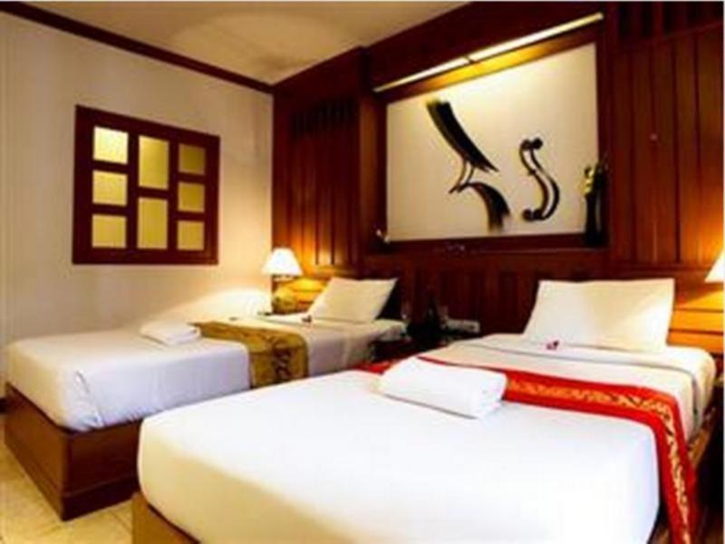 Cello Hotel Patong Екстер'єр фото