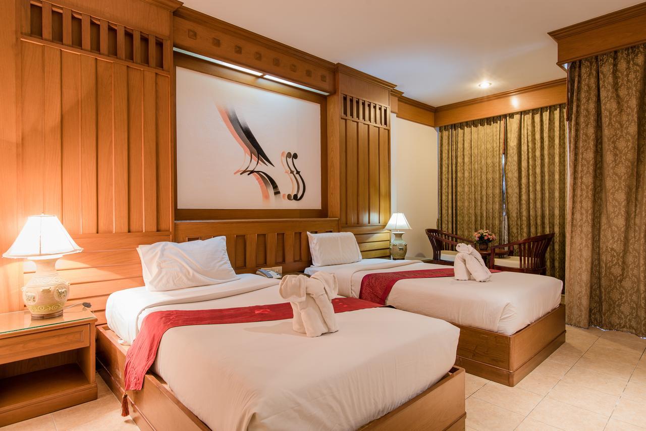 Cello Hotel Patong Екстер'єр фото